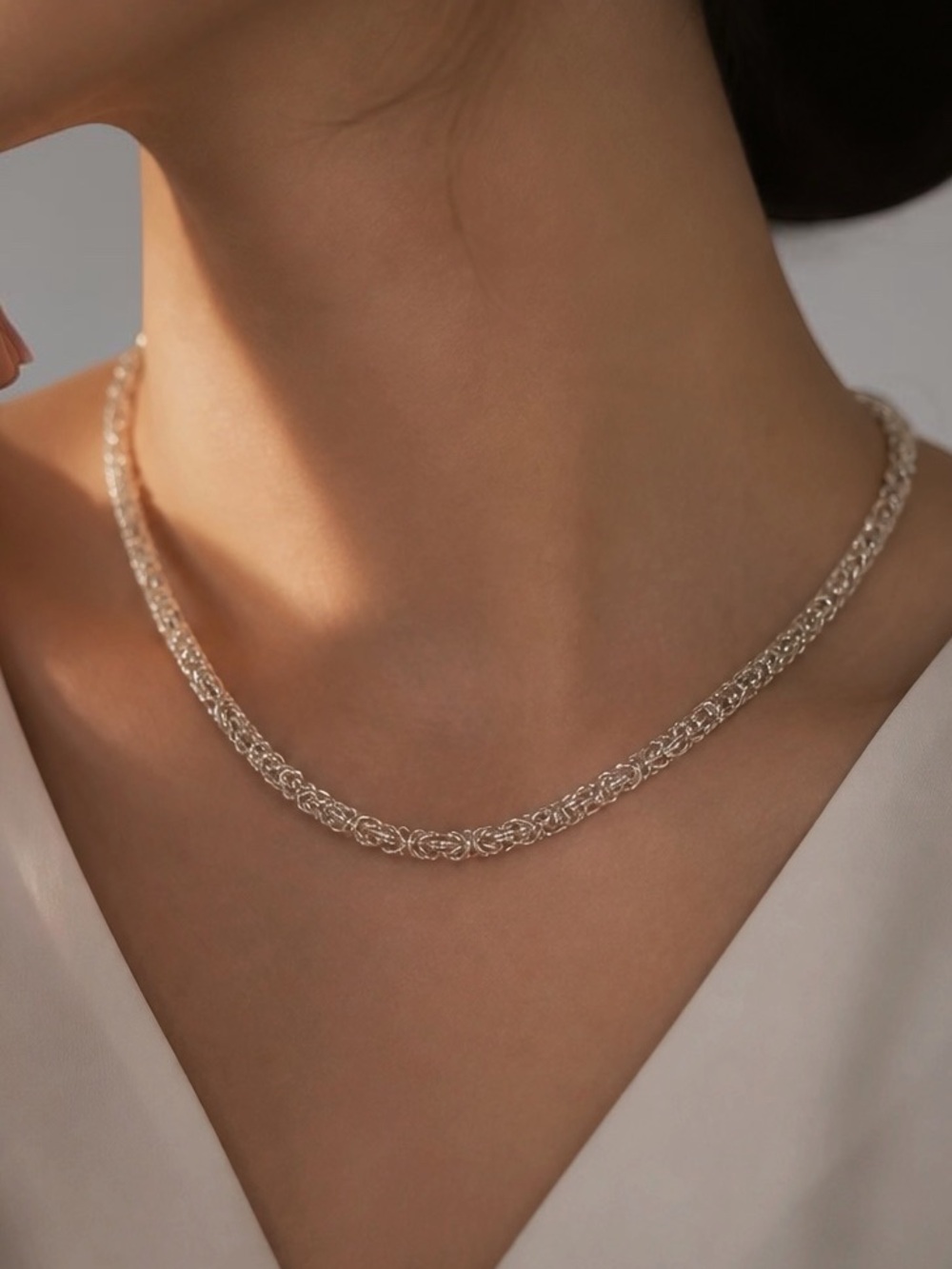Vintage Y2K Tommy Hilfiger Silver Toned Byzantine Chain Choker Necklace